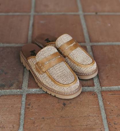 Corky's- Raffia, Am I right